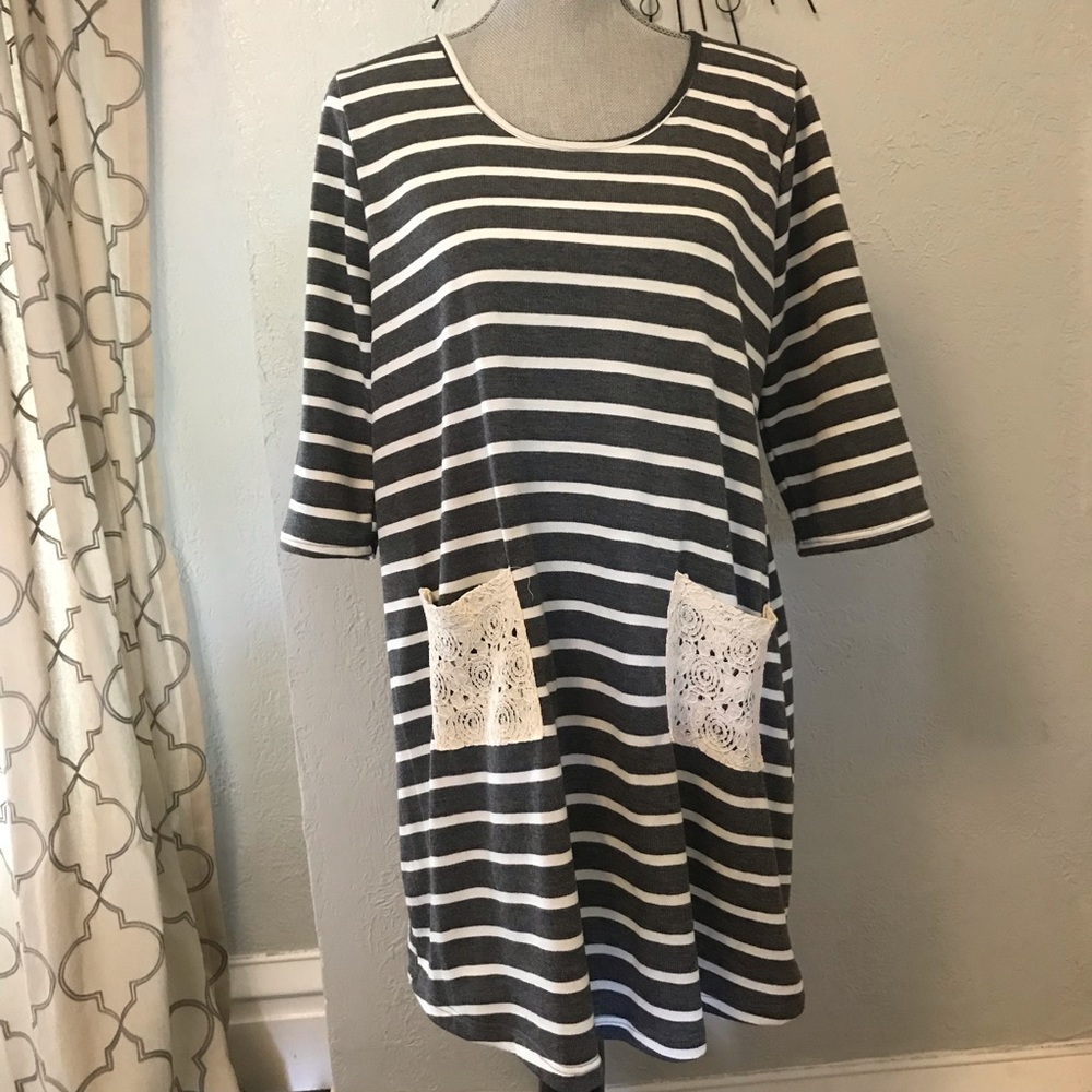 Gray striped lace pocket dress. - Picture 2 of 3